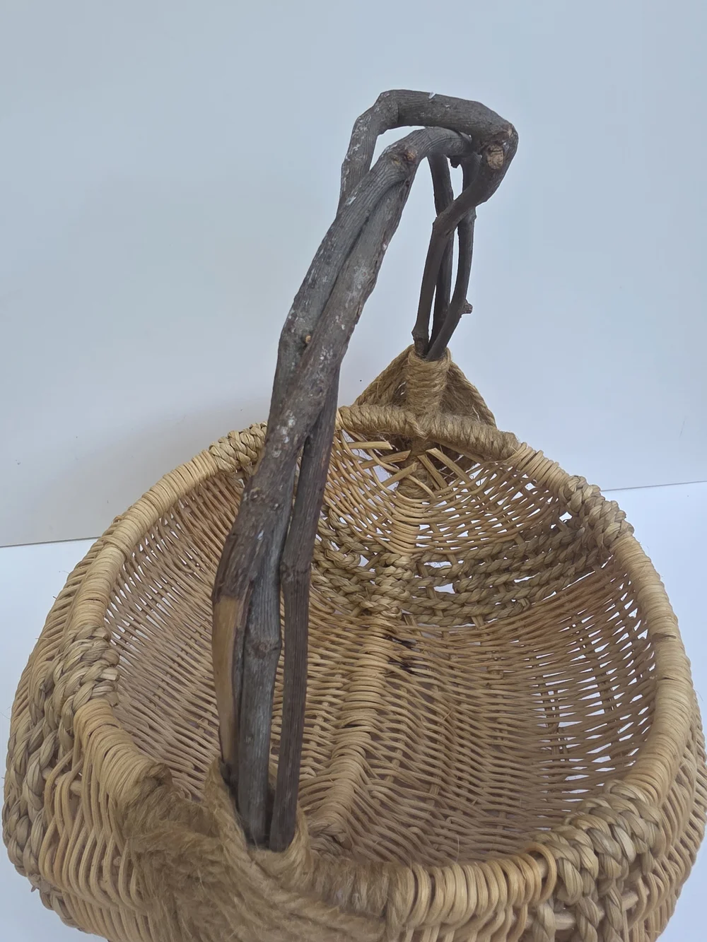 Vintage Voven buttocks basket